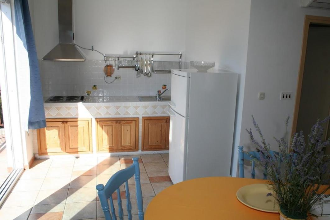 Apartmani Mladina Jelsa  Exterior foto