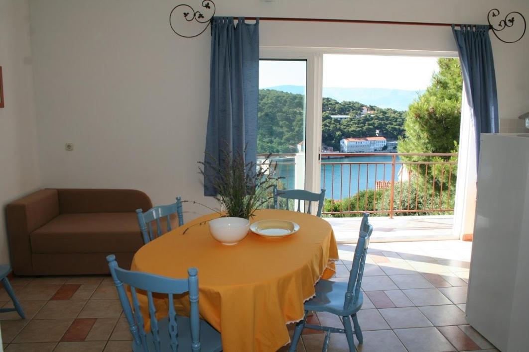 Apartmani Mladina Jelsa  Exterior foto