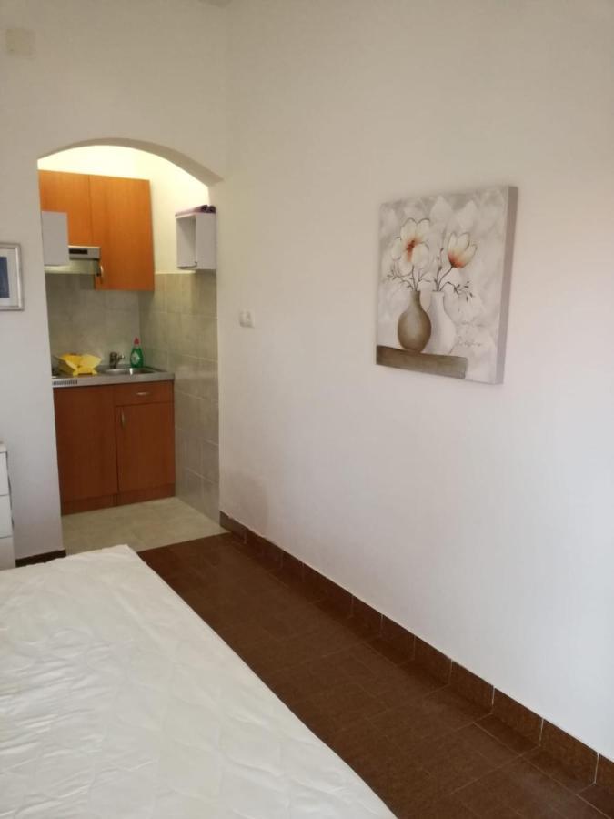 Apartmani Mladina Jelsa  Exterior foto
